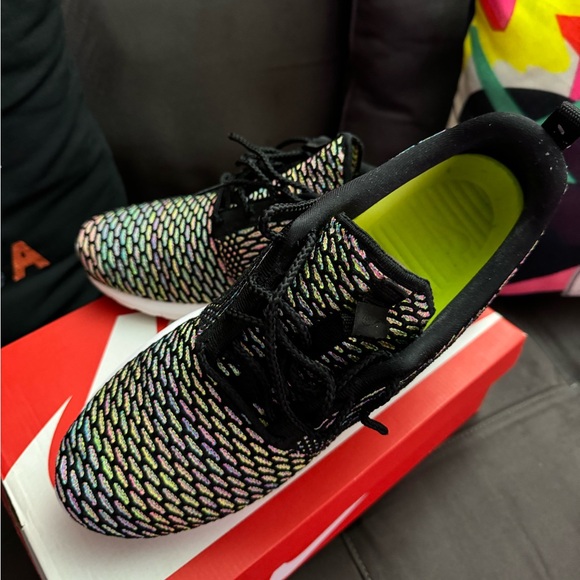 Nike Roshe Flyknit Multicolor sz 13 - Picture 4 of 4